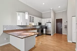 301 Clifton Ave, Minneapolis, MN 55403 - Photo 6