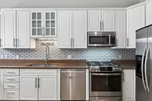301 Clifton Ave, Minneapolis, MN 55403 - Photo 12