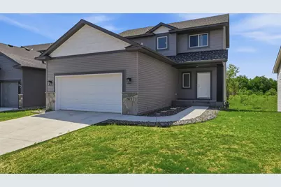 977 45th Avenue NE, Saint Cloud, MN 56304 - Photo 2