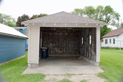 827 Ash Avenue, Gibbon, MN 55335 - Photo 2