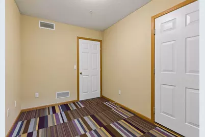 454 Willoughby Way W, Hopkins, MN 55305 - Photo 24