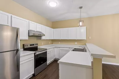454 Willoughby Way W, Hopkins, MN 55305 - Photo 12