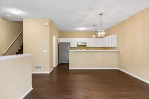 454 Willoughby Way W, Hopkins, MN 55305 - Photo 10