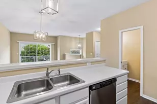 454 Willoughby Way W, Hopkins, MN 55305 - Photo 16