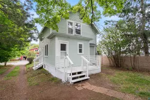 1515 N 8th Ave E, Duluth, MN 55805 - Photo 2