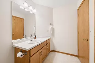 1805 Lakeridge Way, Waconia, MN 55387 - Photo 14