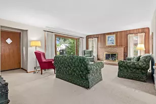 1014 Idaho Ave W, Saint Paul, MN 55117 - Photo 2