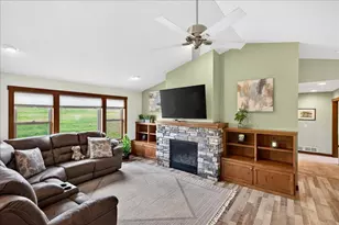 364 Prairie Rd, New Richmond, WI 54017 - Photo 4