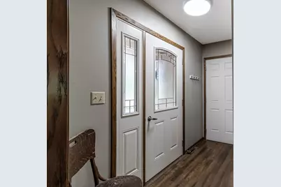519 4th Street SW, Madelia, MN 56062 - Photo 2