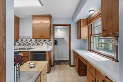 8528 Columbus Avenue S, Bloomington, MN 55420 - Photo 26