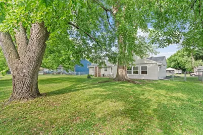 8528 Columbus Avenue S, Bloomington, MN 55420 - Photo 4
