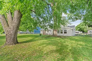 8528 Columbus Ave S, Bloomington, MN 55420 - Photo 4