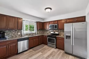 7941 Girard Ct N, Brooklyn Park, MN 55444 - Photo 10