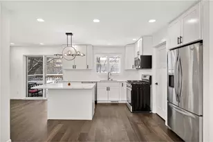 10920 Oak Knoll Terrace N, Hopkins, MN 55305 - Photo 2
