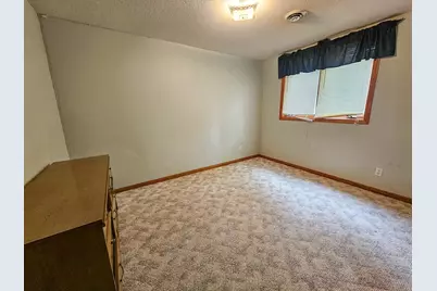 502 Chicago Avenue SW, Red Lake Falls, MN 56750 - Photo 16