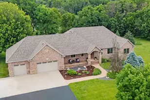 14480 Tyrol Dr, Shakopee, MN 55379 - Photo 2