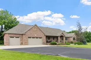 14480 Tyrol Dr, Shakopee, MN 55379 - Photo 1