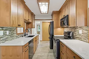 10129 Eden Prairie Rd, Eden Prairie, MN 55347 - Photo 32