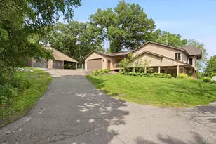 10129 Eden Prairie Rd, Eden Prairie, MN 55347 - Photo 2
