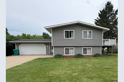 605 NW 10th Ave, Waseca, MN 56093 - Photo 1