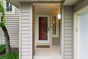 15575 17th Pl N, Plymouth, MN 55447 - Photo 2