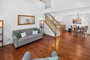 510 Lovell Ave, Roseville, MN 55113 - Photo 2
