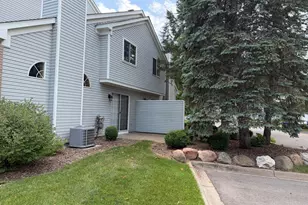 510 Lovell Ave, Roseville, MN 55113 - Photo 2