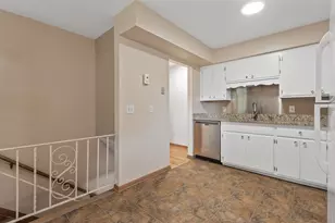 8542 Plymouth Ave N, Minneapolis, MN 55427 - Photo 6