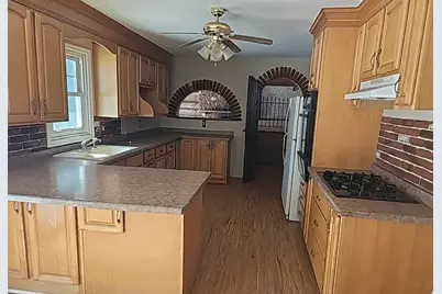 10609 32nd Avenue N, Plymouth, MN 55441 - Photo 2