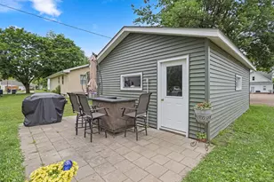 207 W Franklin St, Morristown, MN 55052 - Photo 6