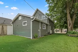 207 W Franklin St, Morristown, MN 55052 - Photo 4