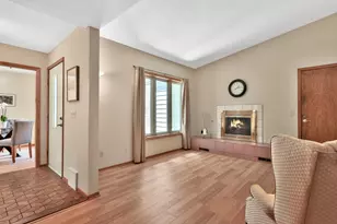 8286 Kingslee Rd, Bloomington, MN 55438 - Photo 14