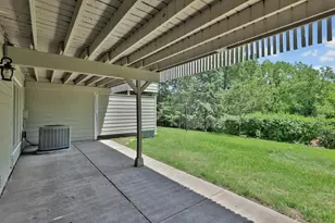 8286 Kingslee Rd, Bloomington, MN 55438 - Photo 32