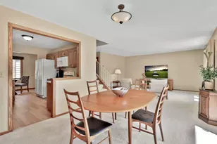 8286 Kingslee Rd, Bloomington, MN 55438 - Photo 8