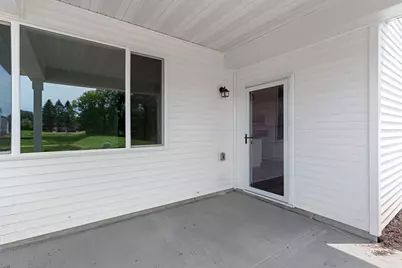 386 Laurel Place, River Falls, WI 54022 - Photo 6