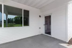 386 Laurel Pl, River Falls, WI 54022 - Photo 6