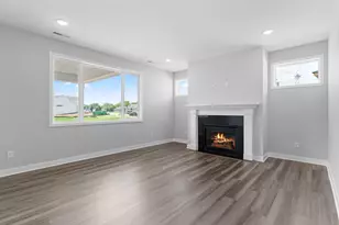 386 Laurel Pl, River Falls, WI 54022 - Photo 10
