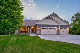 469 Dylan Ct, Hudson, WI 54016 - Photo 10