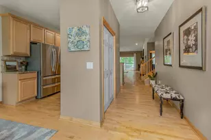 7137 Newbury Rd, Woodbury, MN 55125 - Photo 12
