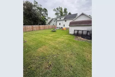 825 7th Street SW, Pipestone, MN 56164 - Photo 2