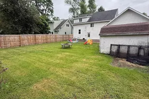 825 7th St SW, Pipestone, MN 56164 - Photo 2