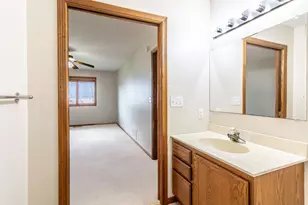 710 S 10th St, Bird Island, MN 55310 - Photo 22