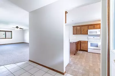 710 S 10th Street, Bird Island, MN 55310 - Photo 4