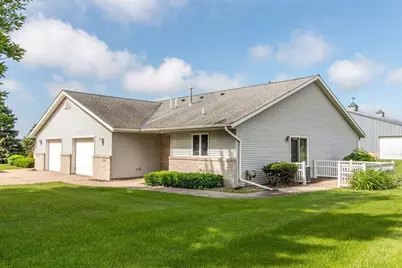 710 S 10th Street, Bird Island, MN 55310 - Photo 2