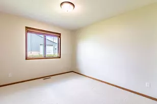 710 S 10th St, Bird Island, MN 55310 - Photo 18