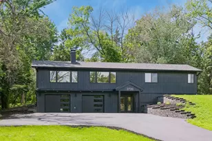 2720 Sandpiper Trail, Excelsior, MN 55331 - Photo 2
