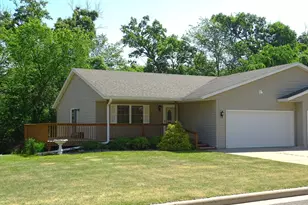 186 Country Ln, Durand, WI 54736 - Photo 1