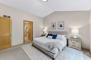 17721 Southridge Ct, Minnetonka, MN 55345 - Photo 18
