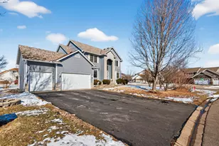 9727 Linden Ave N, Brooklyn Park, MN 55443 - Photo 4