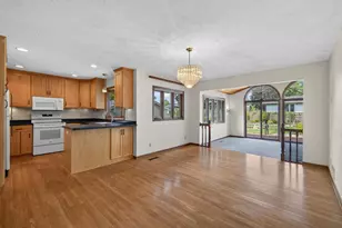 2352 Sioux Ct, New Brighton, MN 55112 - Photo 8